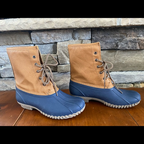 Blue Suede Shoes Brand Duck Boots. Women’s size 7. - Picture 3 of 6